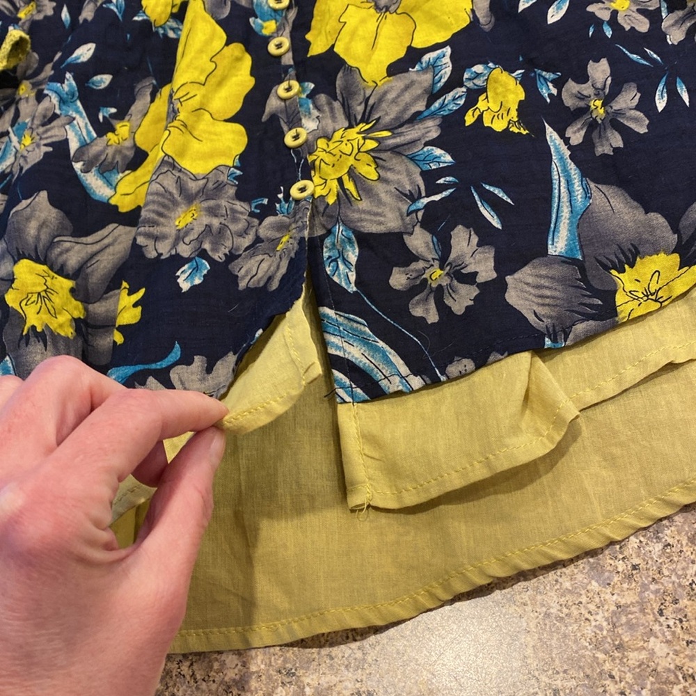NWT Gracila Top 2XL Floral Navy Blue? Yellow? - Picture 4 of 14